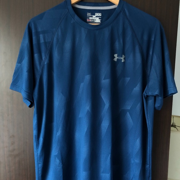 Under Armour T-shirt - Picture 1 of 3